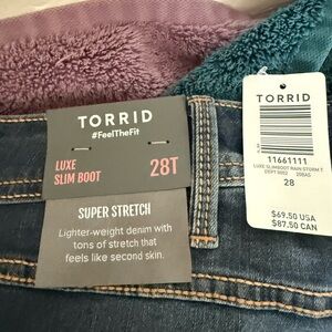 *****BRAND PLUS SIZE NEW TORRID JEANS****!!!!!